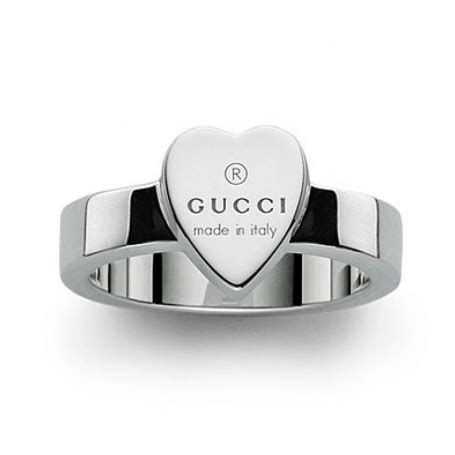 anello gucci cuore argento|Anello con cuore Gucci trademark in argento 925 .